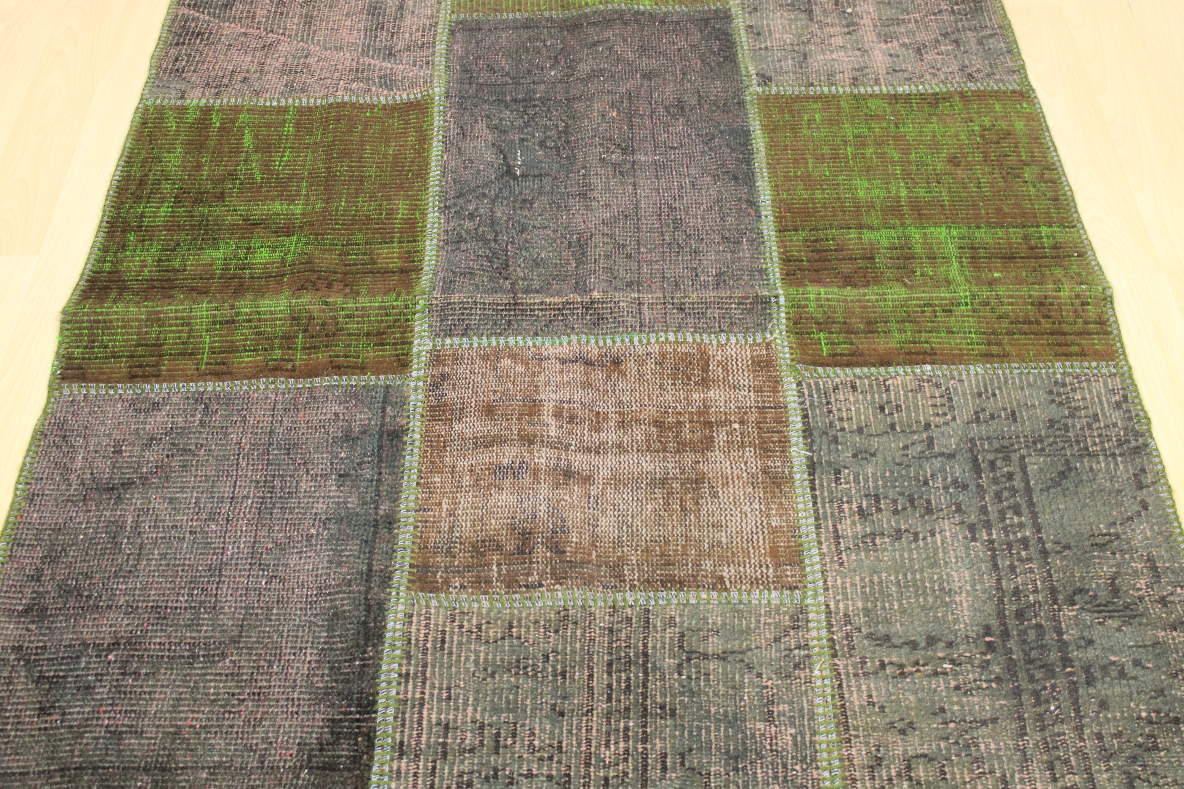 El Dokuma Kök Boya Yün Patchwork Halı