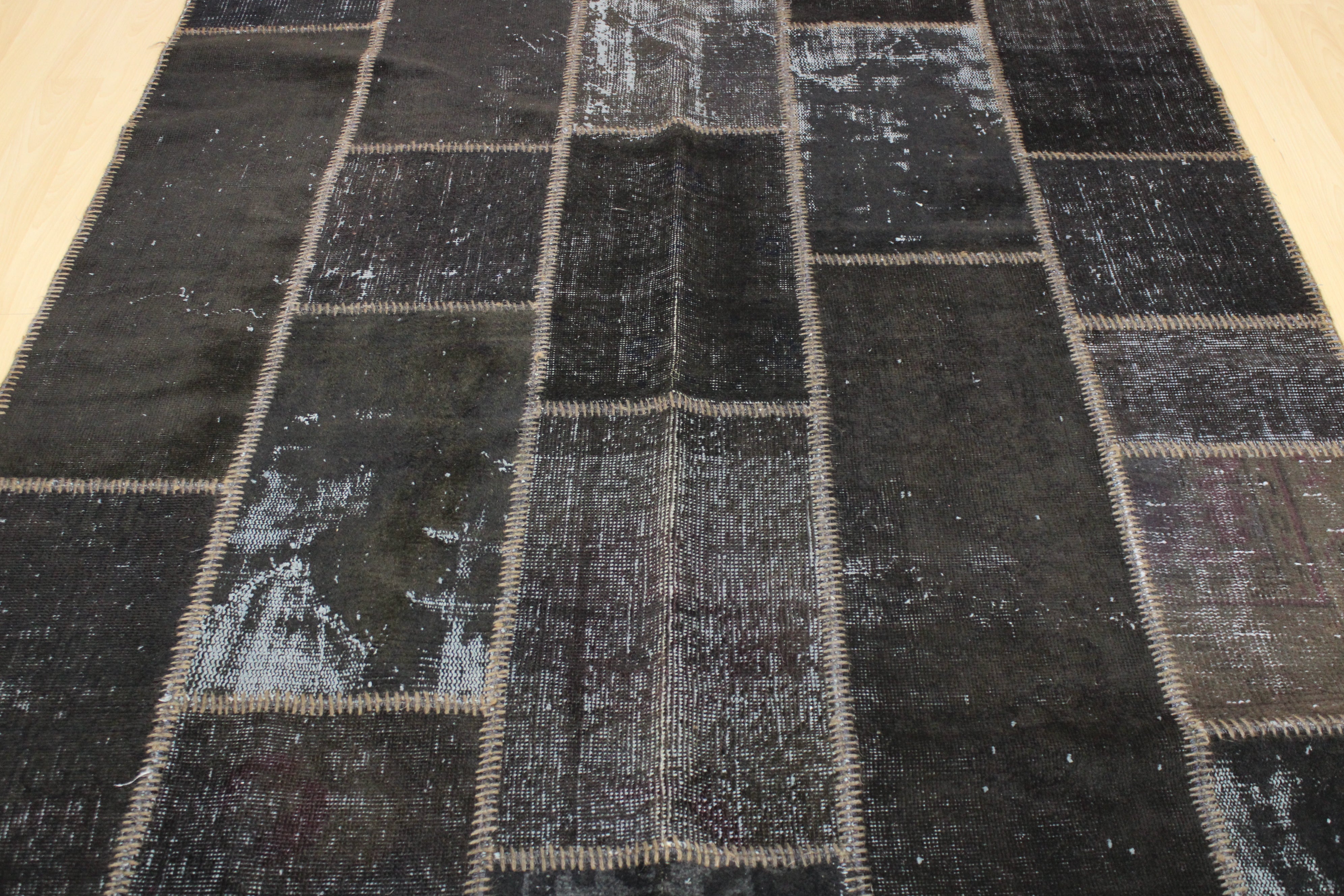 El Dokuma Kök Boya Yün Patchwork Halı