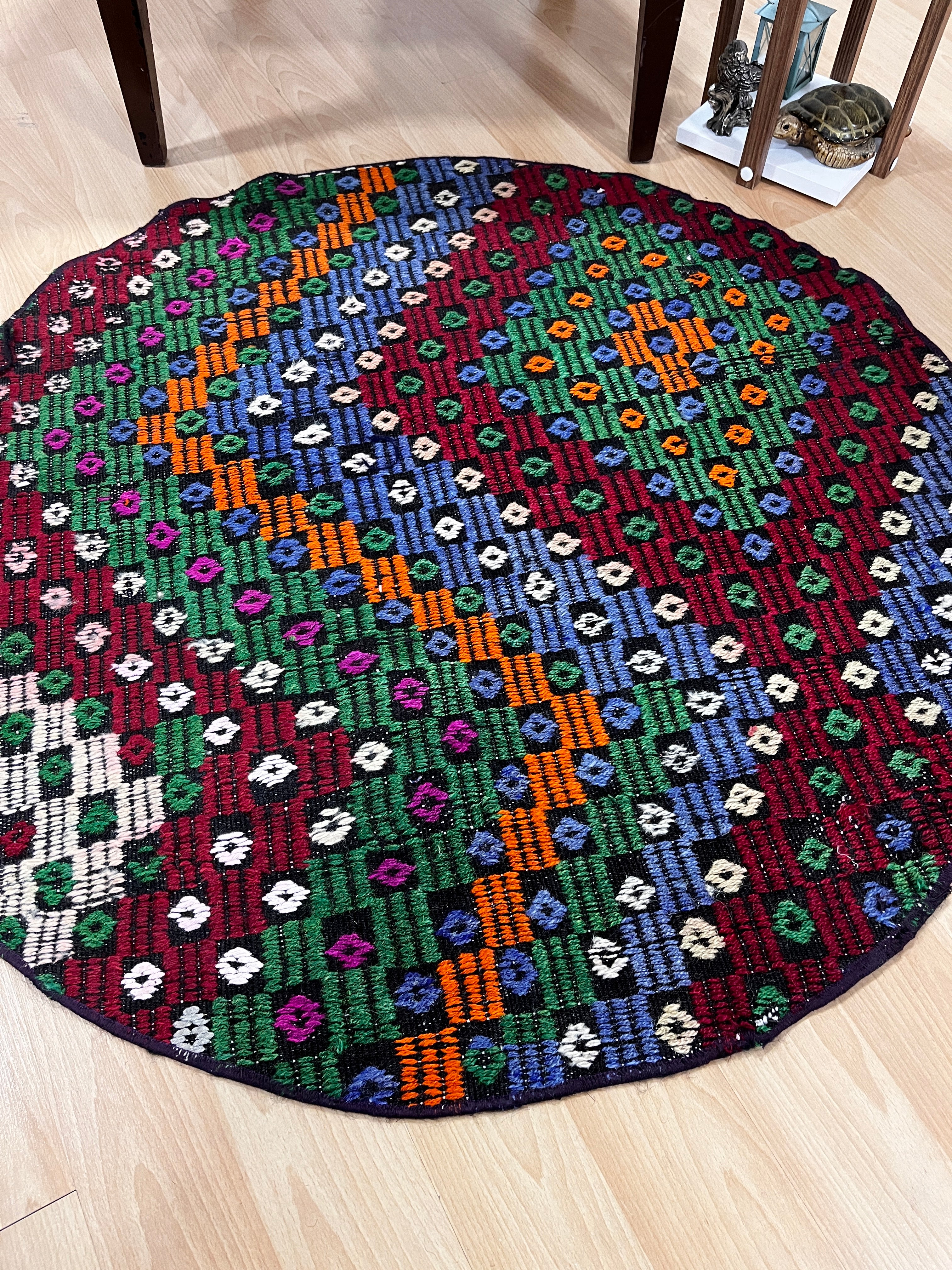 El Dokuma Anadolu Kök Boya Yuvarlak Yün Kilim