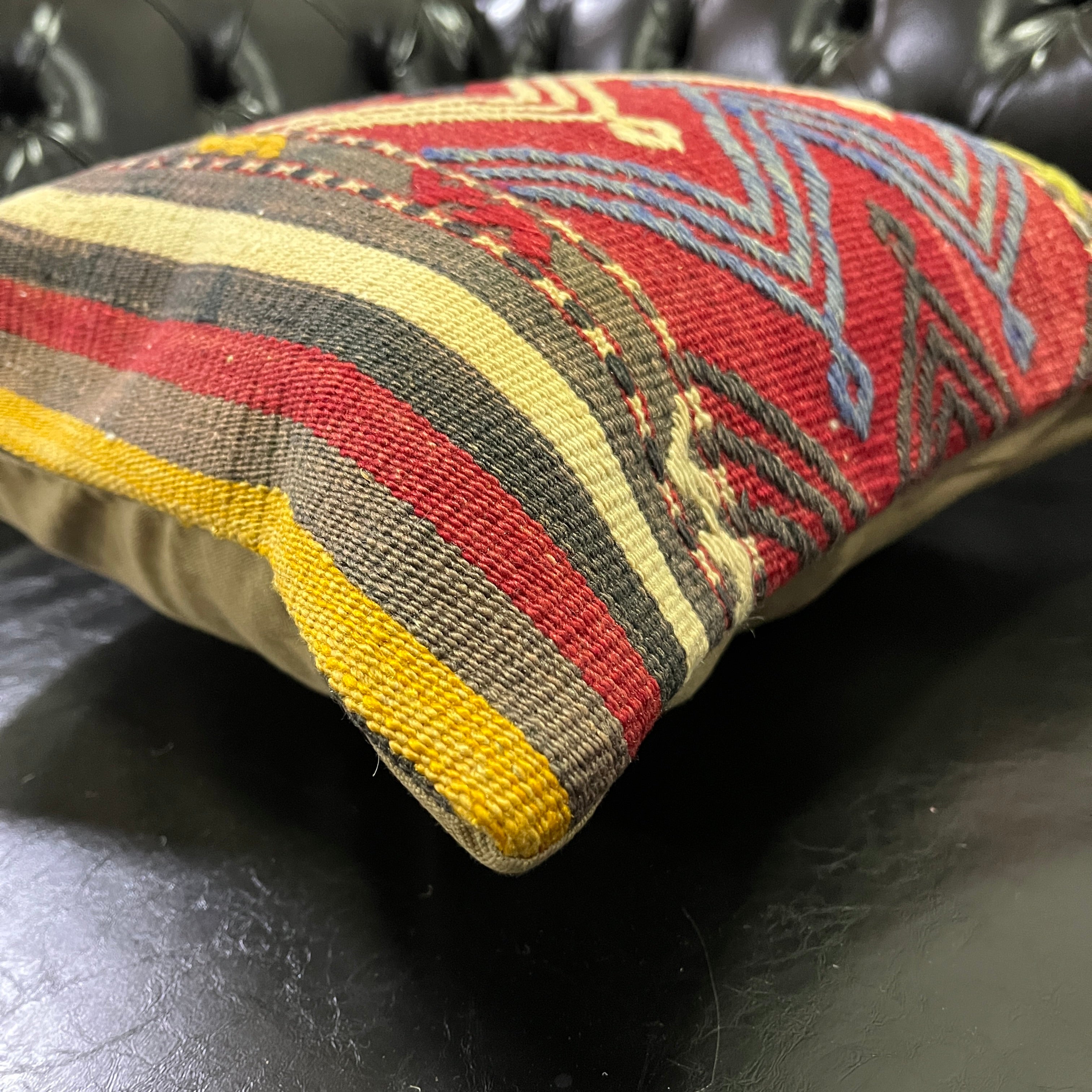 El Yapımı Otantik Yastık Kılıfı