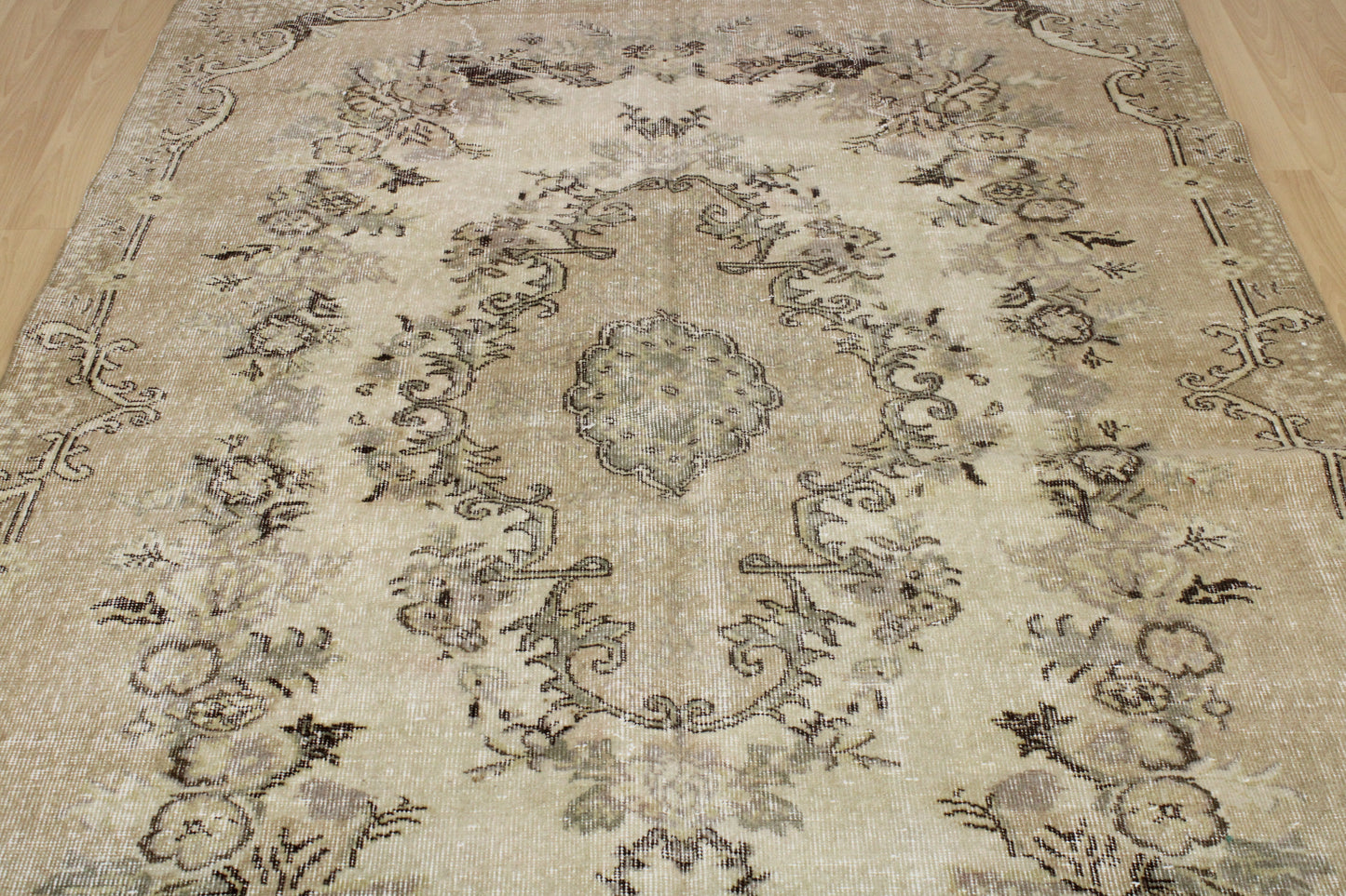 Hand-Knotted Vintage Turkish Rug (5'9" x 8'8")