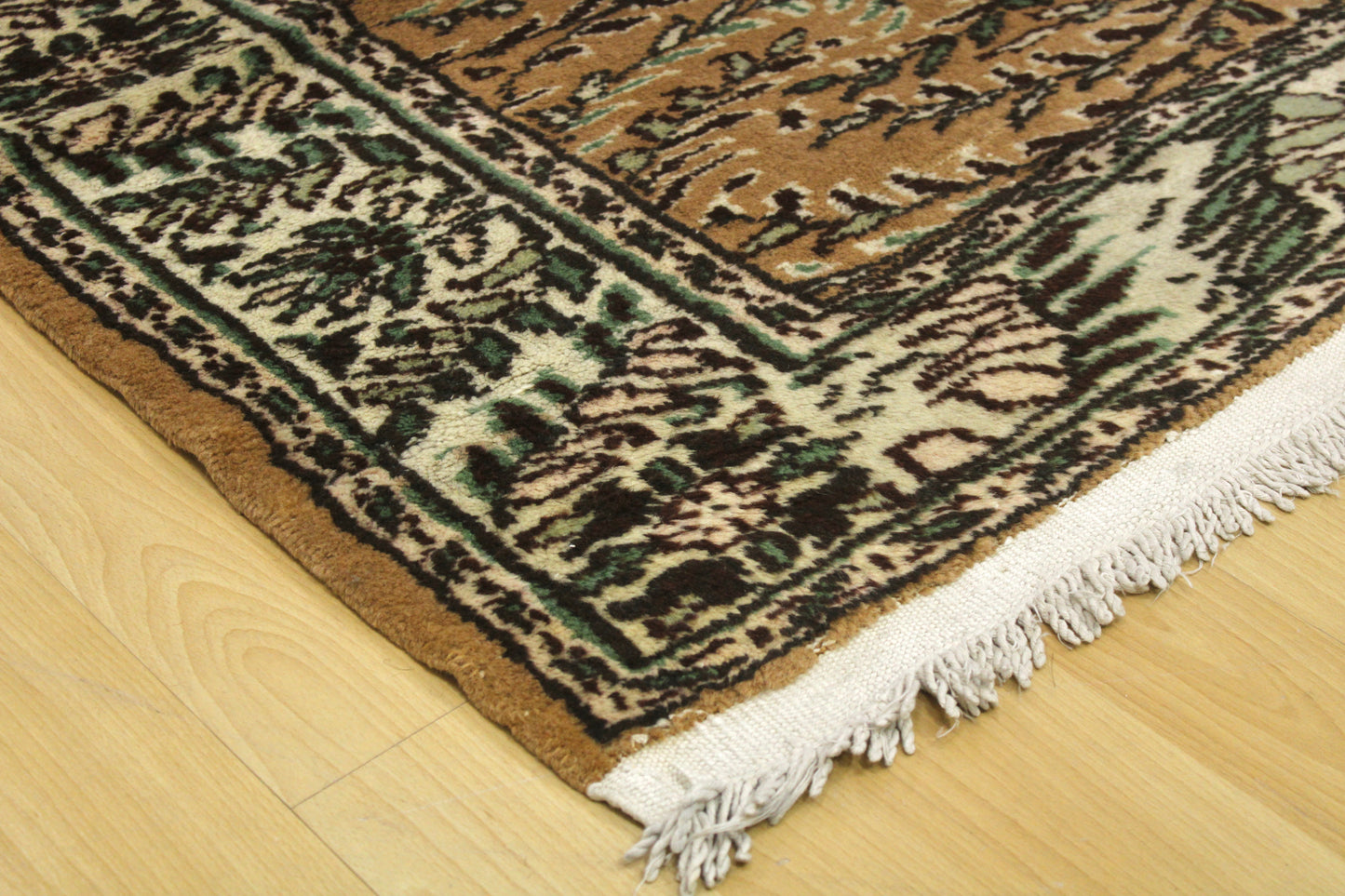 Hand-Knotted Vintage Turkish Rug (5'1" x 8'9")