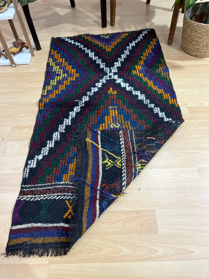 Handwoven Turkish Vintage Kilim (2'10" x 5'1")