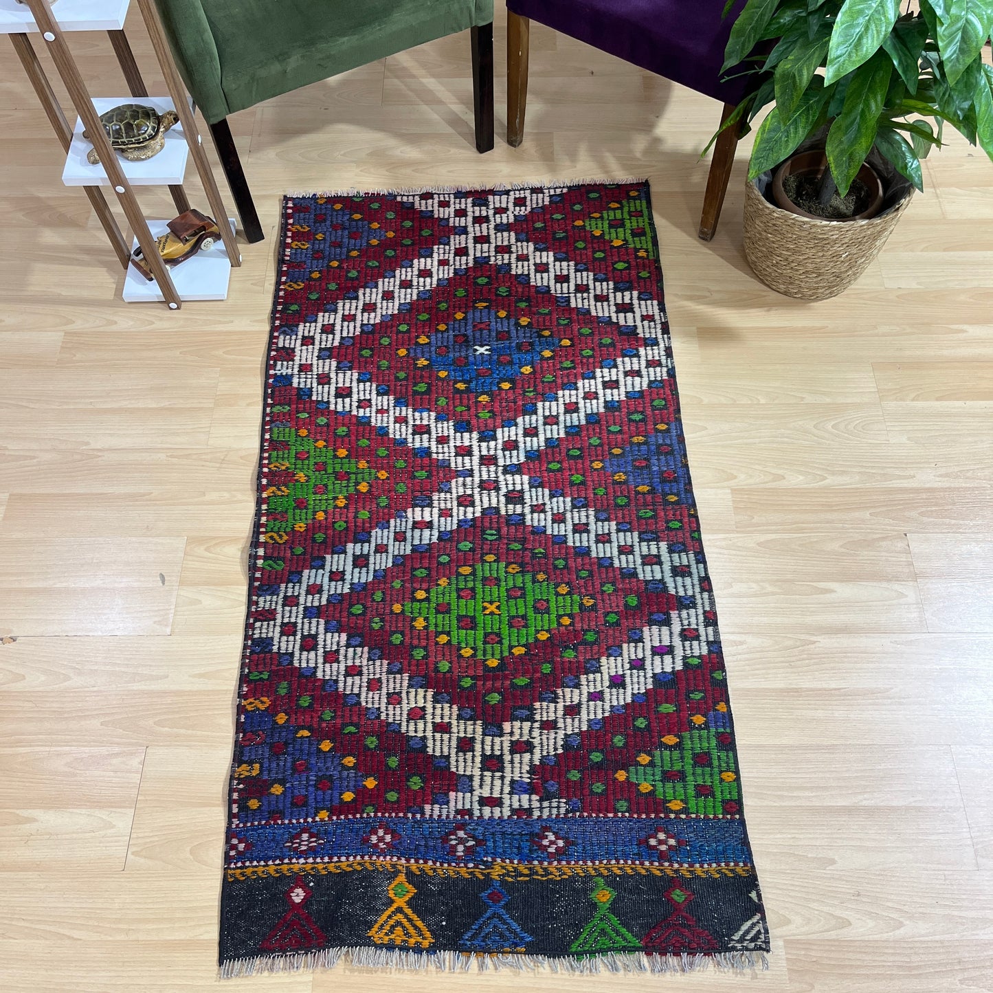 Handwoven Turkish Vintage Kilim (2'8" x 5'3")