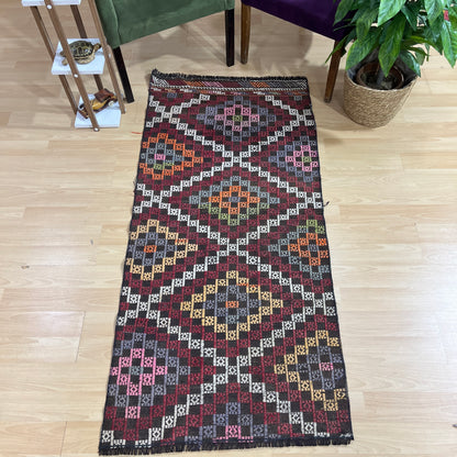 Handwoven Turkish Vintage Kilim (2'8" x 5'9")