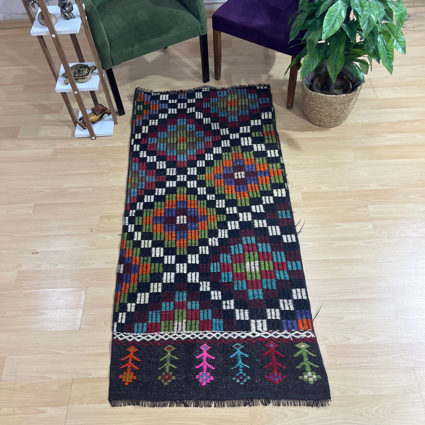 Handwoven Turkish Vintage Kilim (2'8" x 5'11")