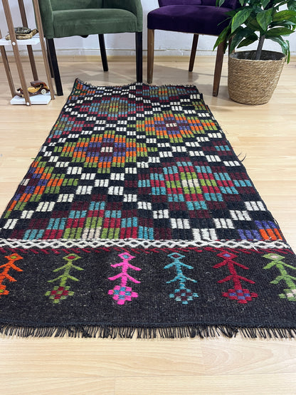 Handwoven Turkish Vintage Kilim (2'8" x 5'11")