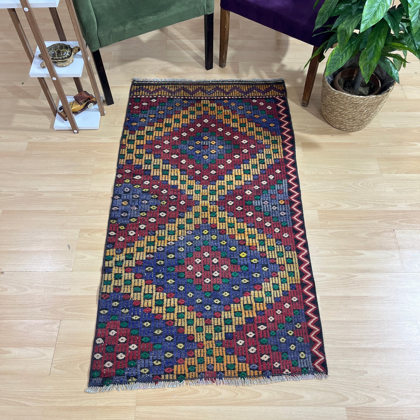 Handwoven Turkish Vintage Kilim (2'8" x 4'11")