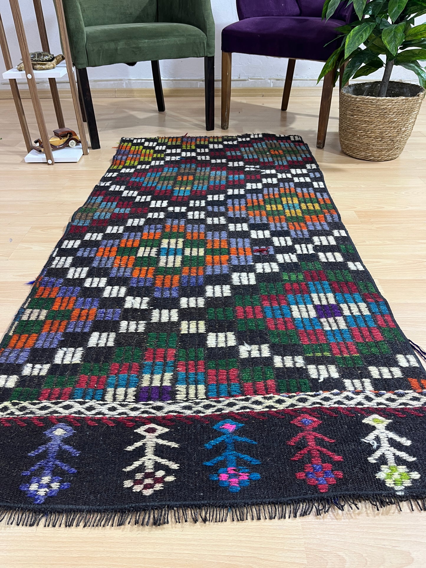 Handwoven Turkish Vintage Kilim (2'8" x 5'9")