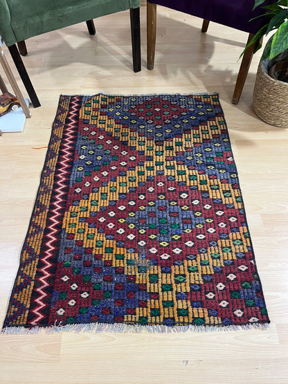 Handwoven Turkish Vintage Kilim (2'8" x 3'7")