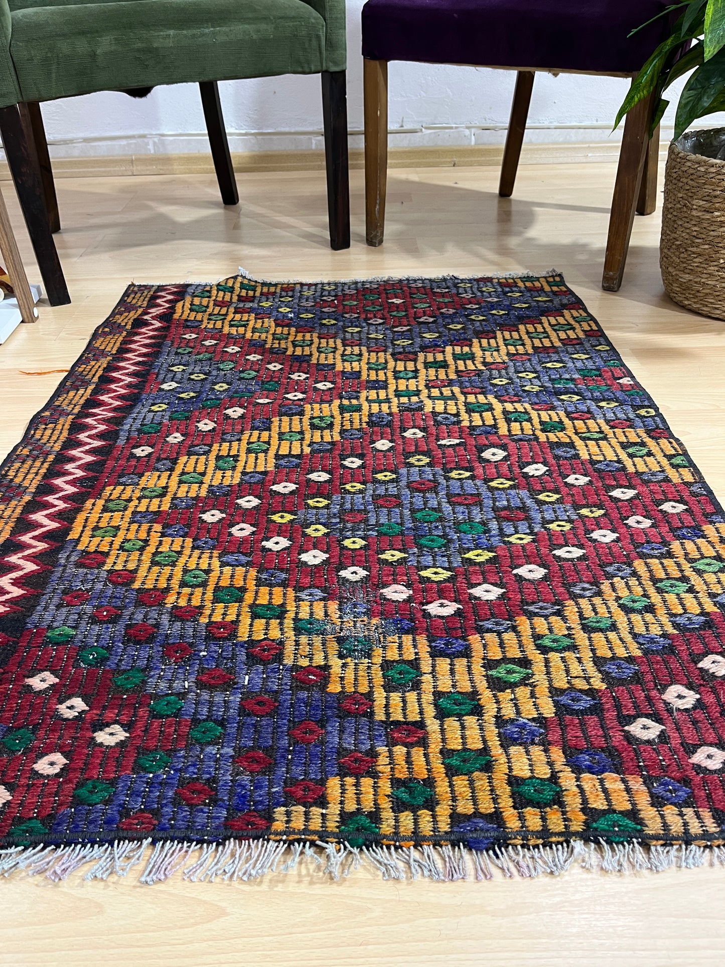 Handwoven Turkish Vintage Kilim (2'8" x 3'7")