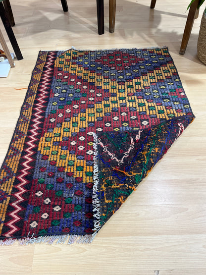 Handwoven Turkish Vintage Kilim (2'8" x 3'7")