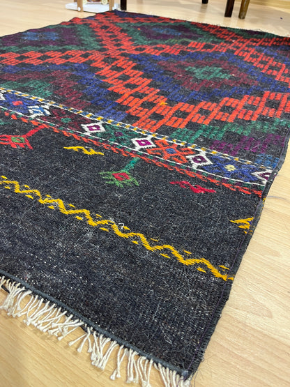 Handwoven Turkish Vintage Kilim (3'3" x 4'11")