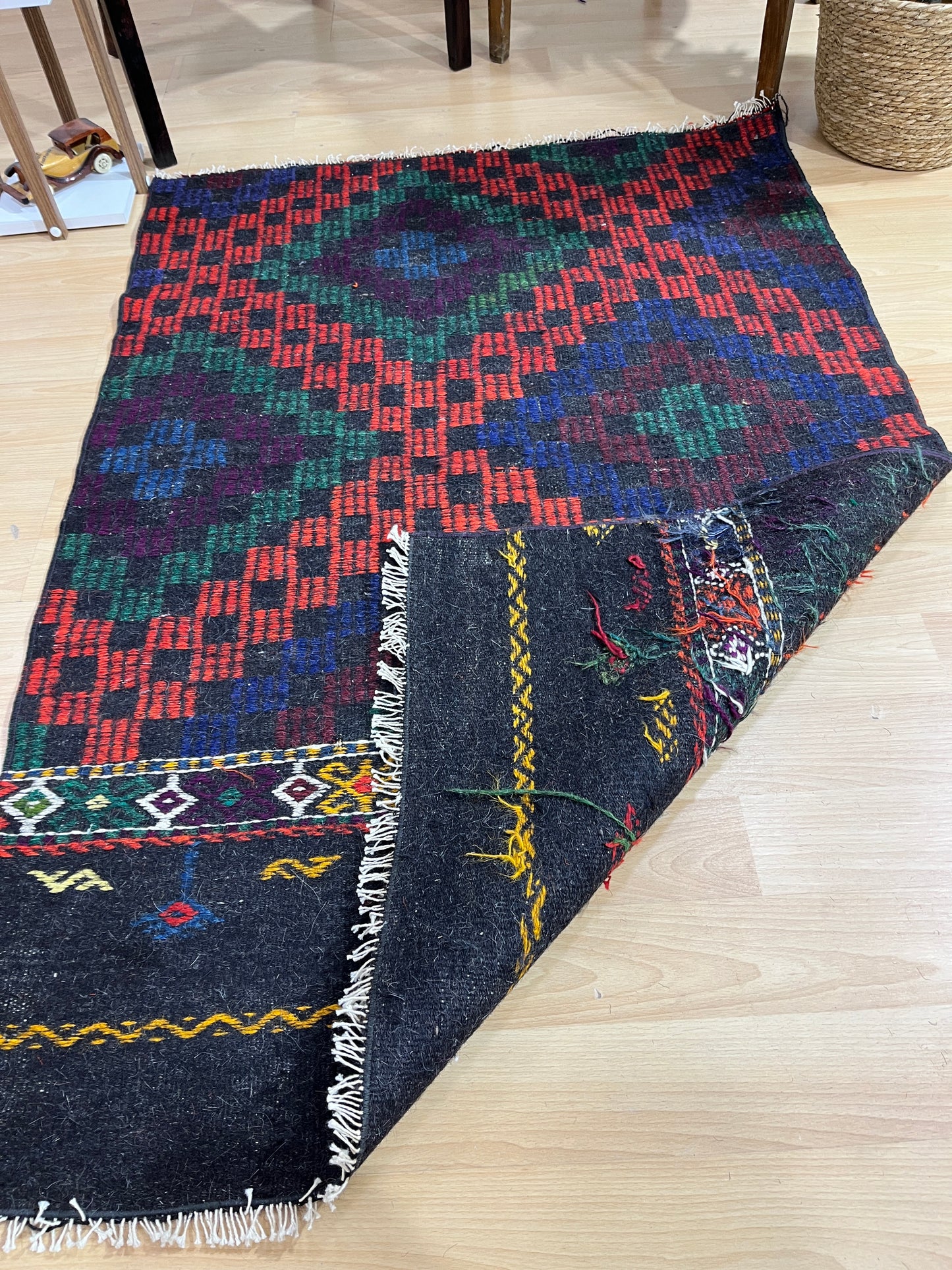 Handwoven Turkish Vintage Kilim (3'3" x 4'11")