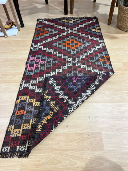 Handwoven Turkish Vintage Kilim (2'4" x 4'11")