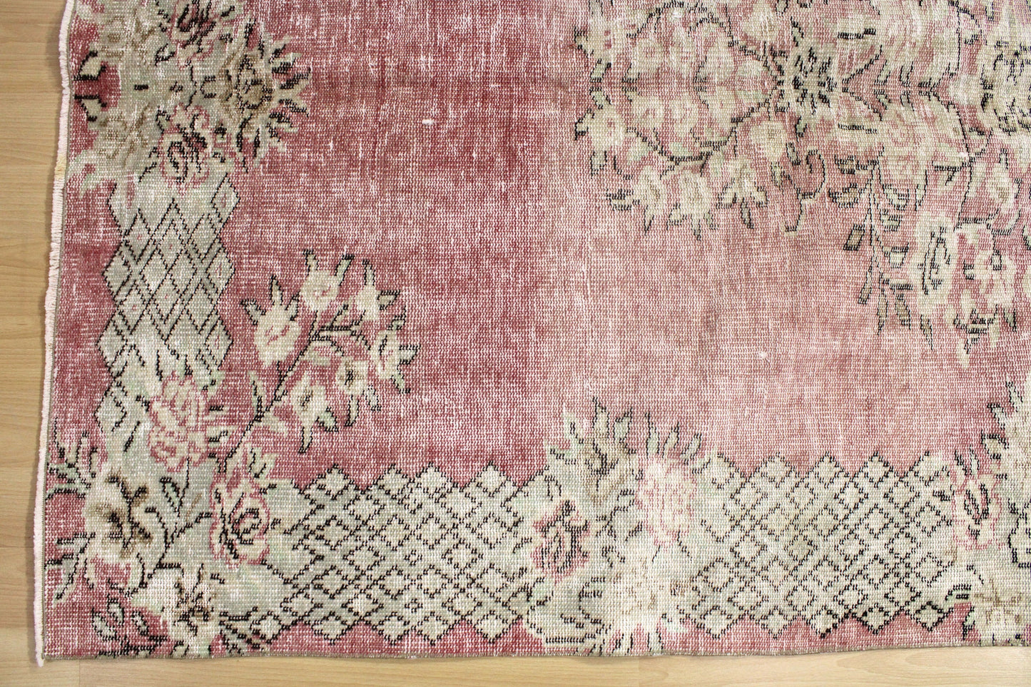 Hand-Knotted Vintage Turkish Rug (5'1" x 8'1")