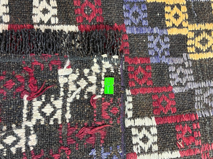 Handwoven Turkish Vintage Kilim (2'8" x 4'11")