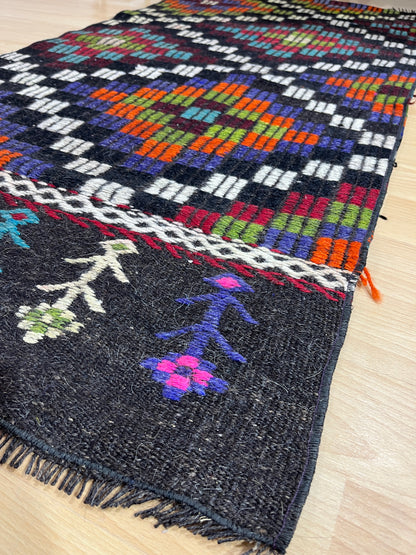 Handwoven Turkish Vintage Kilim (2'8" x 5'9")