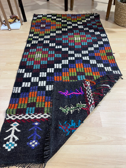 Handwoven Turkish Vintage Kilim (2'8" x 5'9")