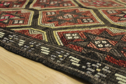 Handwoven Turkish Vintage Kilim (5'1" x 9'2")