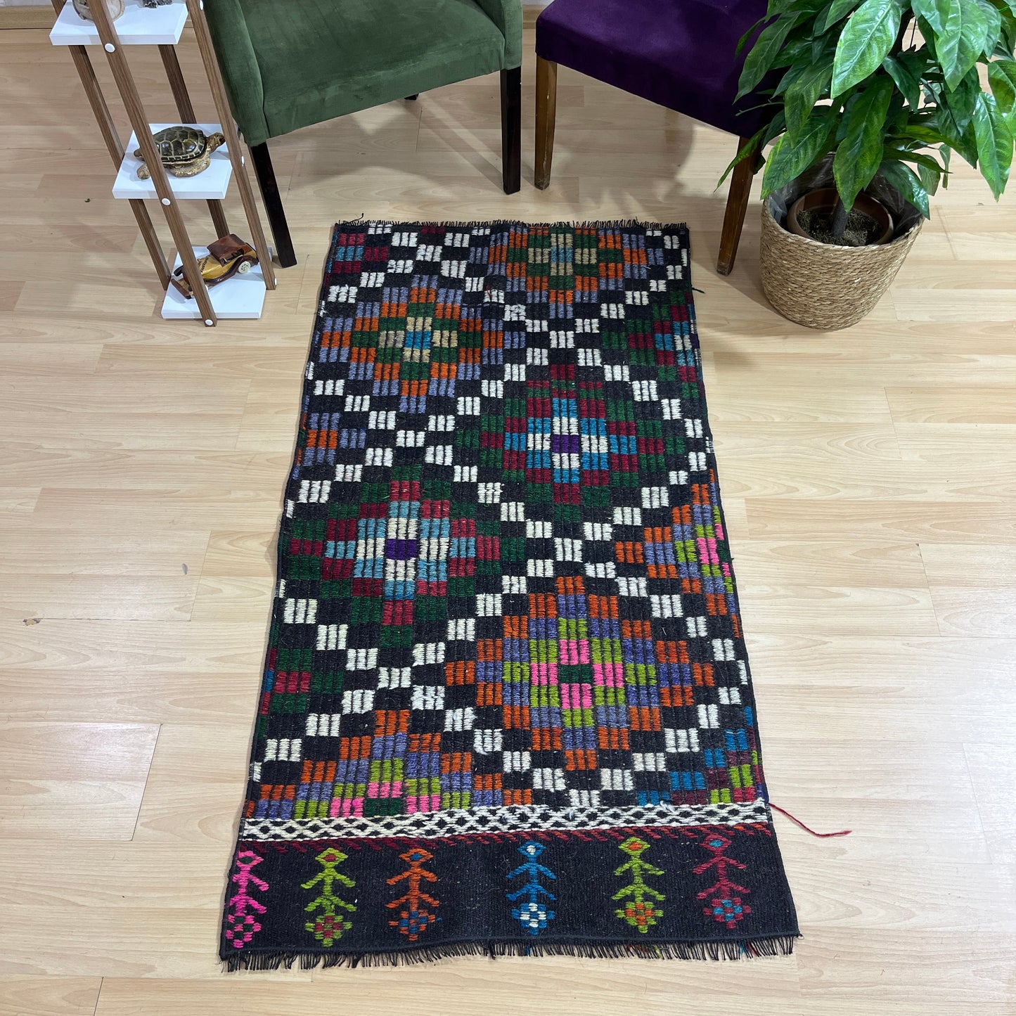 Handwoven Turkish Vintage Kilim (2'8" x 5'3")