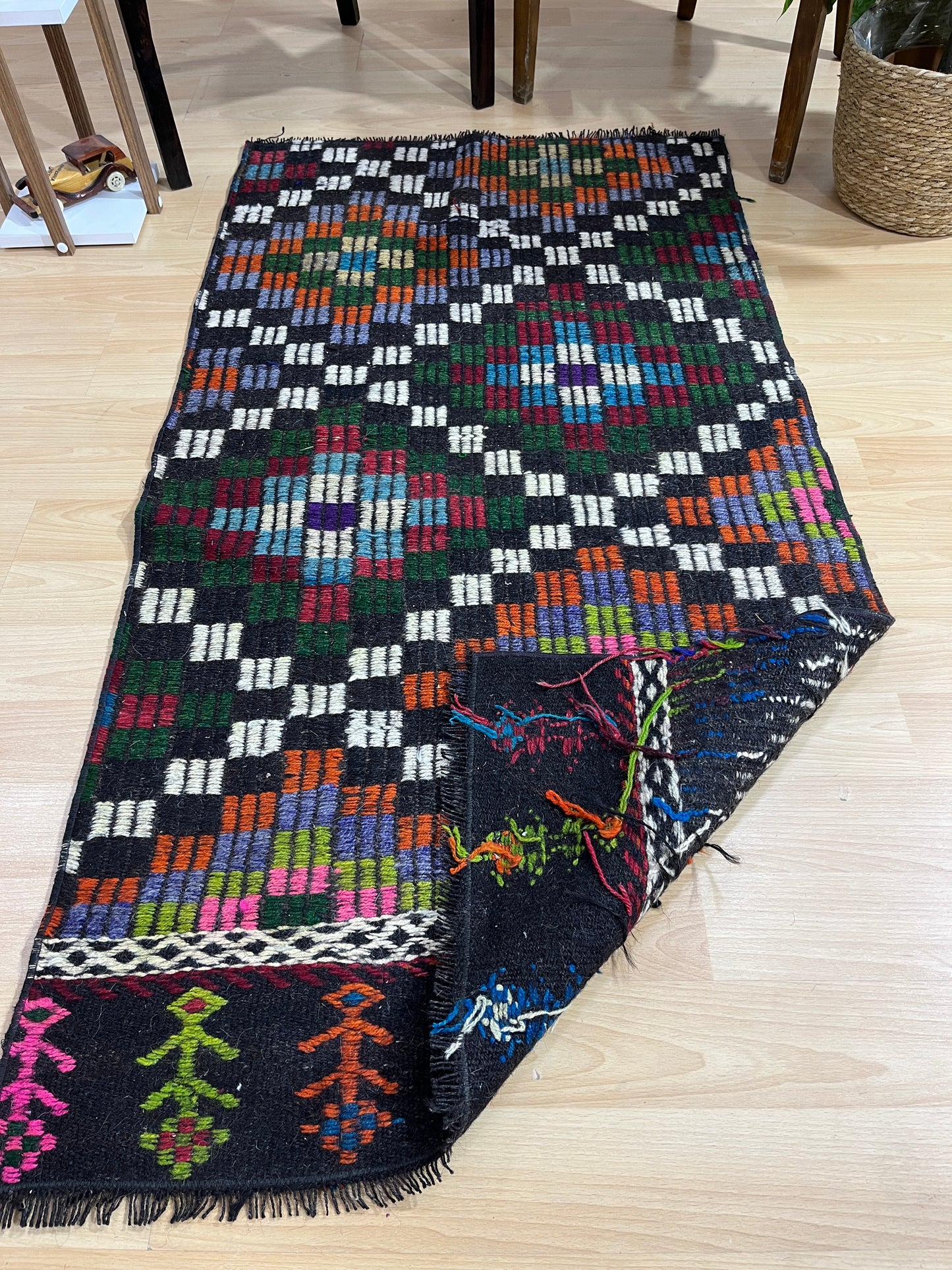 Handwoven Turkish Vintage Kilim (2'8" x 5'3")