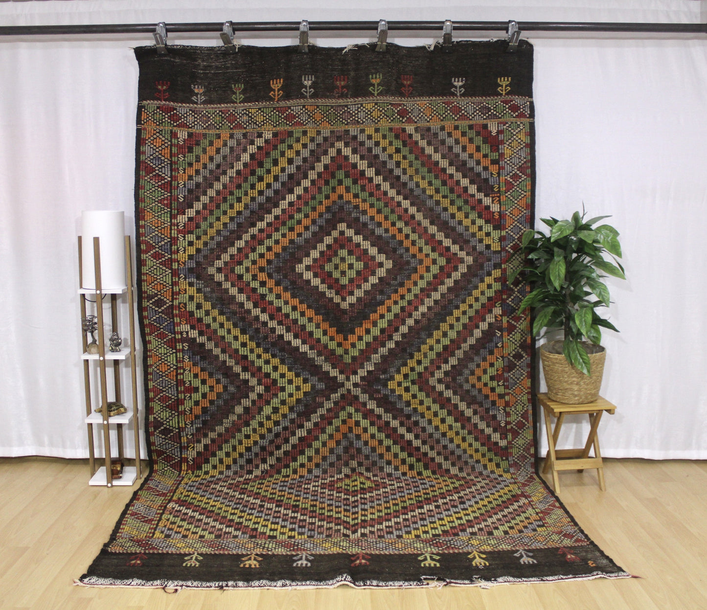 Handwoven Turkish Vintage Kilim (6'5" x 10'10")