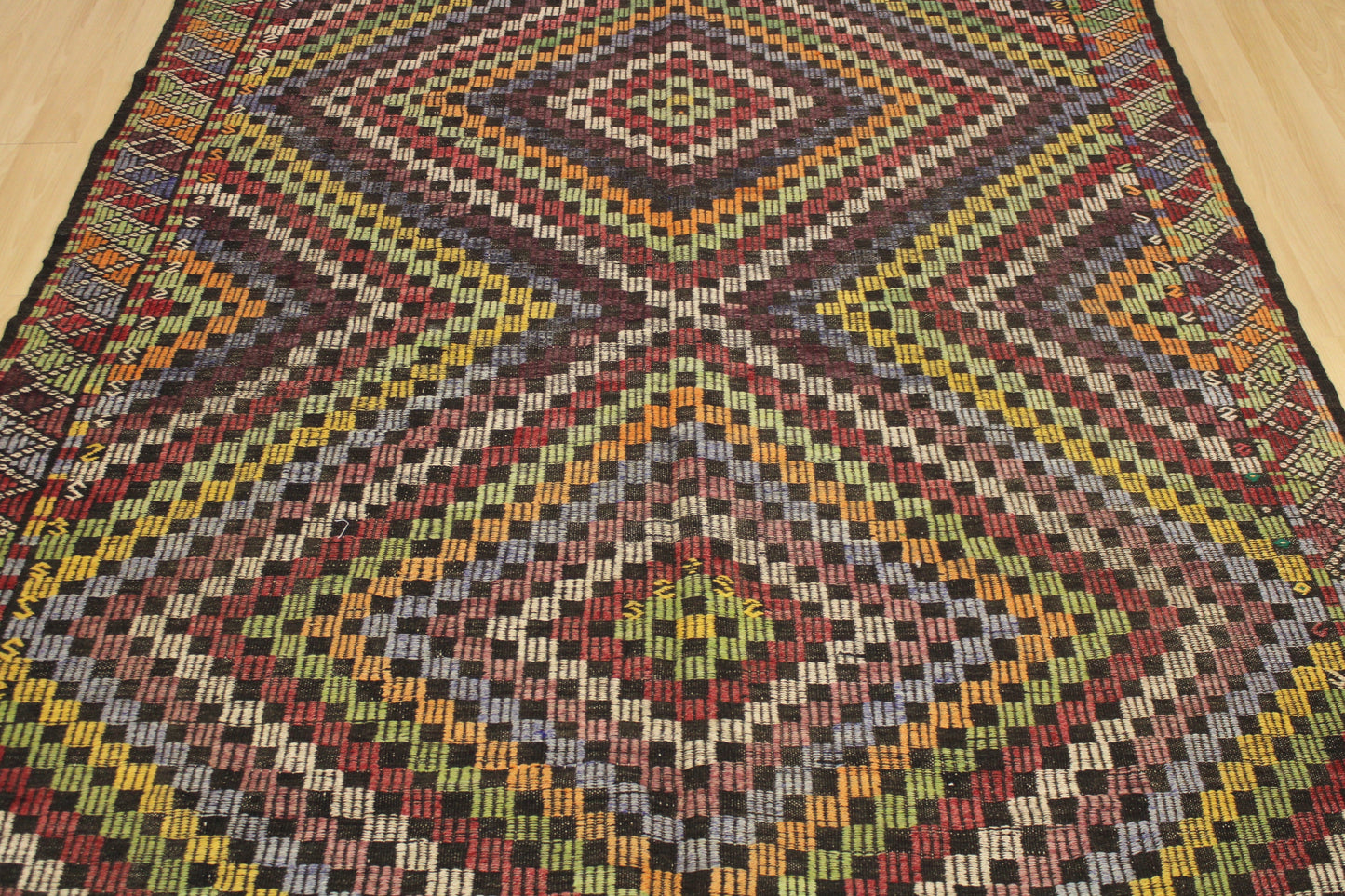 Handwoven Turkish Vintage Kilim (6'5" x 10'10")