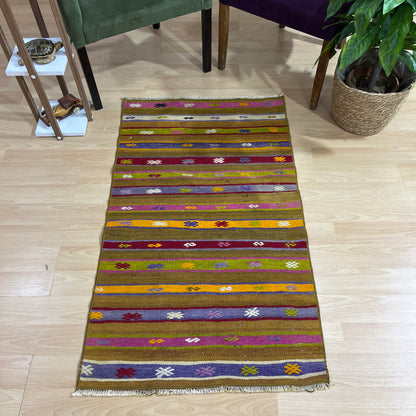 Handwoven Turkish Vintage Kilim (2'6" x 4'3")