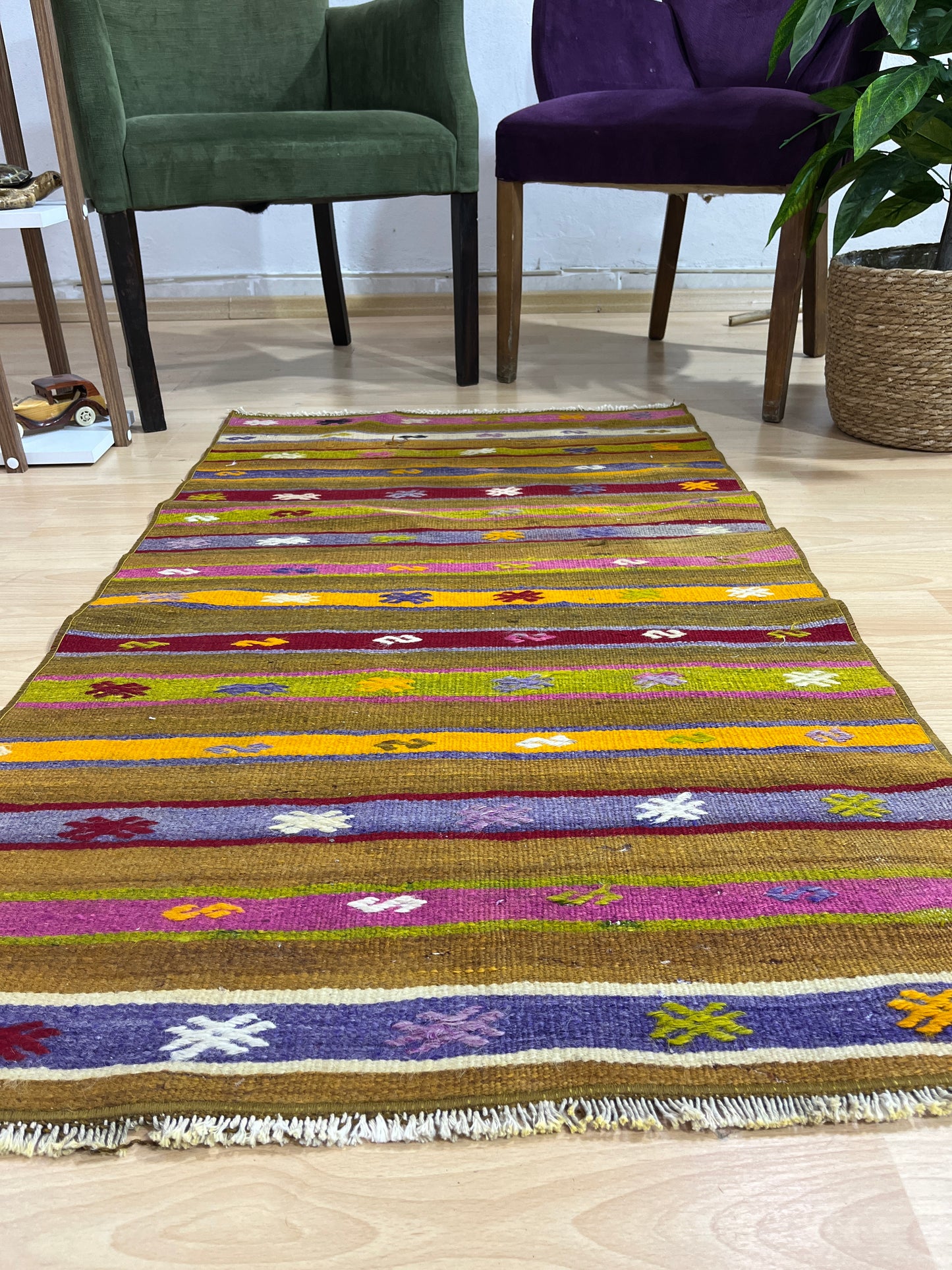 Handwoven Turkish Vintage Kilim (2'6" x 4'3")