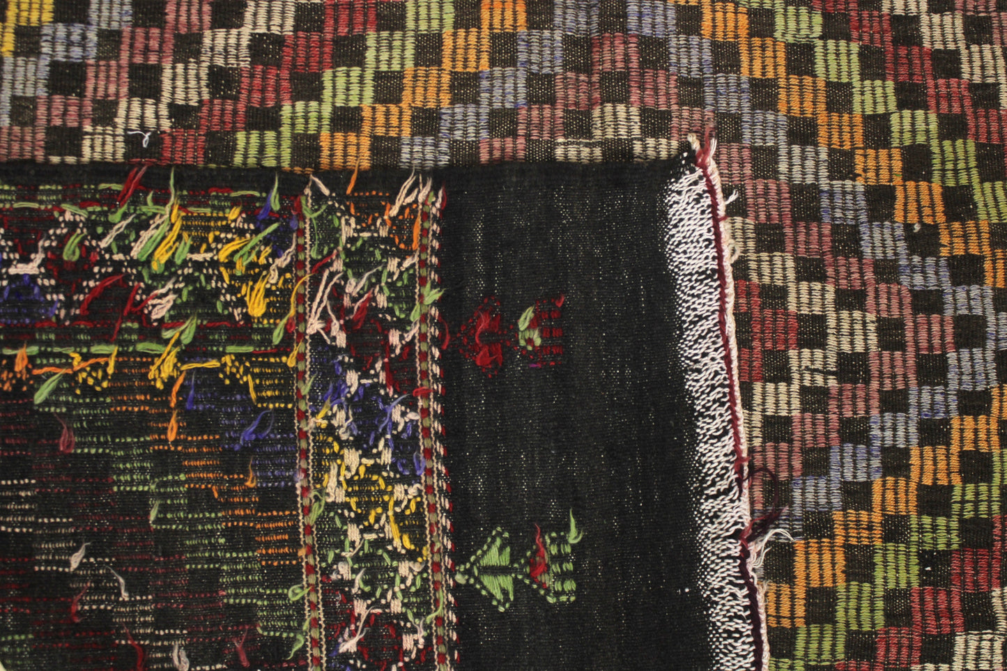 Handwoven Turkish Vintage Kilim (6'5" x 10'10")