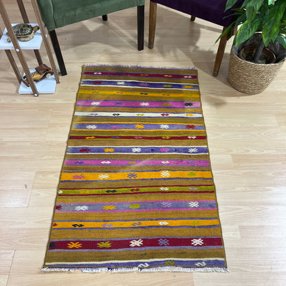 Handwoven Turkish Vintage Kilim (2'6" x 4'3")