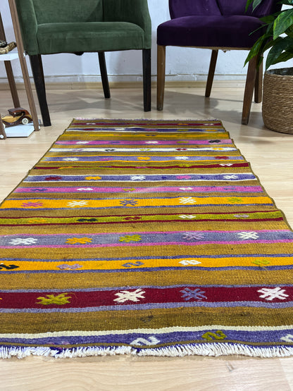 Handwoven Turkish Vintage Kilim (2'6" x 4'3")