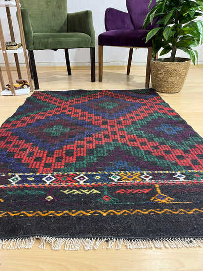 Handwoven Turkish Vintage Kilim (3'3" x 4'11")