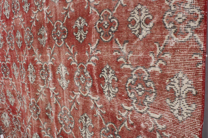 Hand-Knotted Vintage Turkish Rug (5'6" x 9'4")