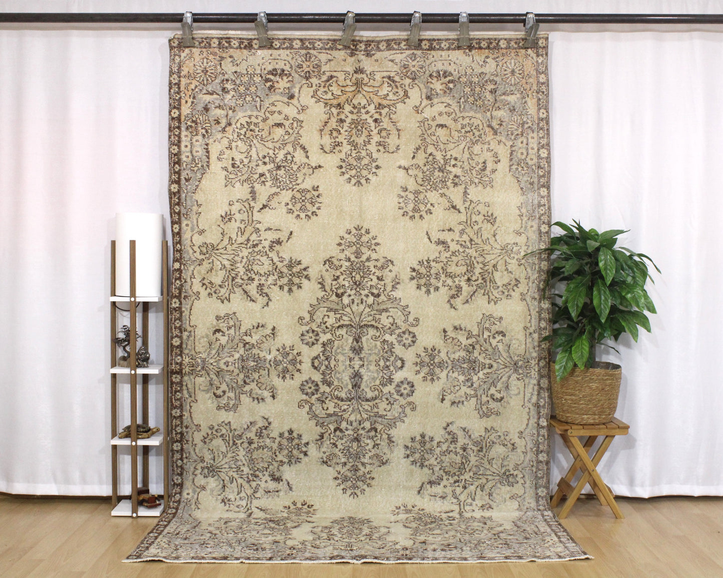 Hand-Knotted Vintage Turkish Rug (5'8" x 9'5")