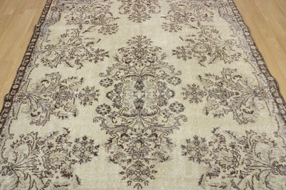 Hand-Knotted Vintage Turkish Rug (5'8" x 9'5")