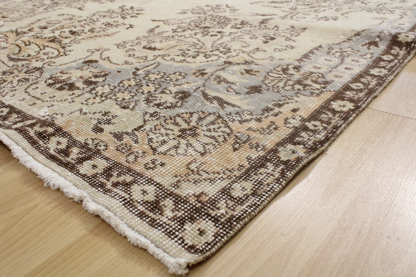 Hand-Knotted Vintage Turkish Rug (5'8" x 9'5")