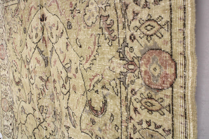 Hand-Knotted Vintage Turkish Rug (5'9" x 8'9")