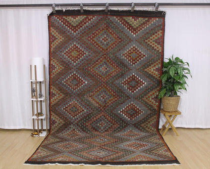 Handwoven Turkish Vintage Kilim (6'5" x 10'11")