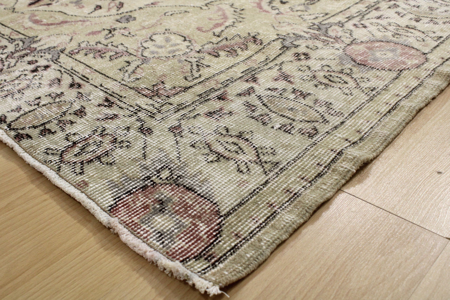 Hand-Knotted Vintage Turkish Rug (5'9" x 8'9")