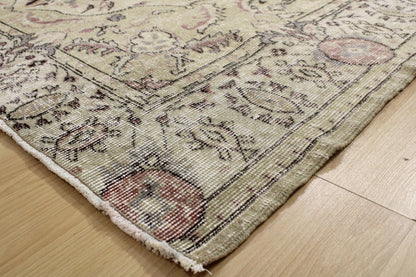 Hand-Knotted Vintage Turkish Rug (5'9" x 8'9")