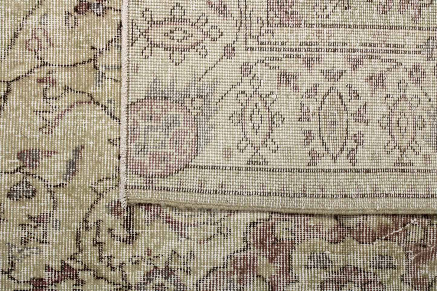 Hand-Knotted Vintage Turkish Rug (5'9" x 8'9")