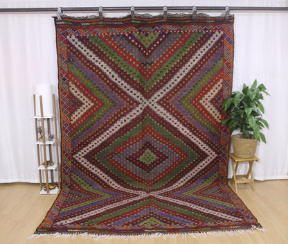 Handwoven Turkish Vintage Kilim (6'12" x 10'9")