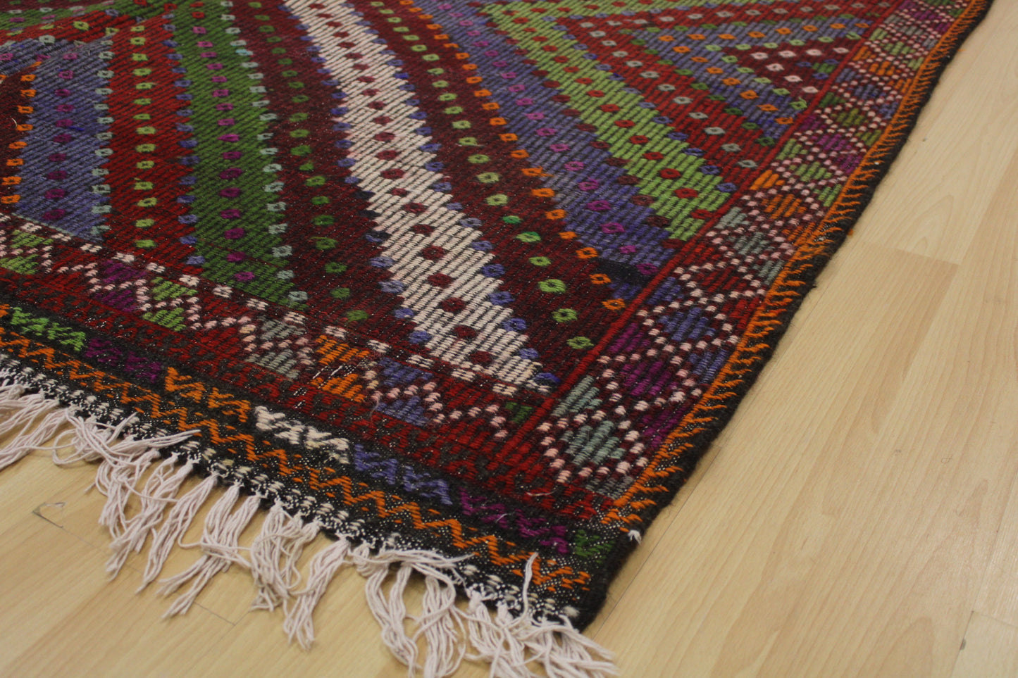 Handwoven Turkish Vintage Kilim (6'12" x 10'9")