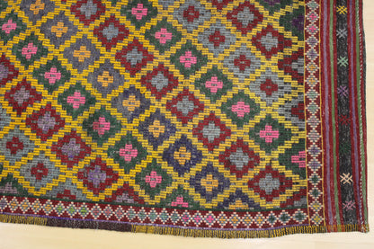 Handwoven Turkish Vintage Kilim (5'9" x 9'3")