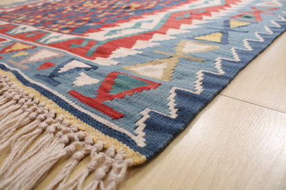 Handwoven Turkish Vintage Kilim (5'5" x 8'8")