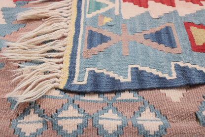 Handwoven Turkish Vintage Kilim (5'5" x 8'8")