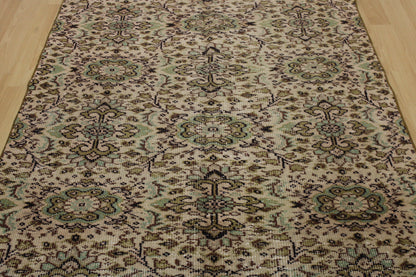 Hand-Knotted Vintage Turkish Rug (4'7" x 8'5")