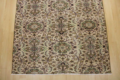 Hand-Knotted Vintage Turkish Rug (4'7" x 8'5")